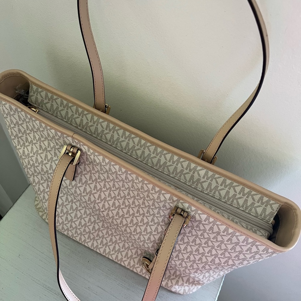 MICHAEL Michael Kors Jet Set Travel Medium Top Zip Tote Vanilla - Picture 3 of 9